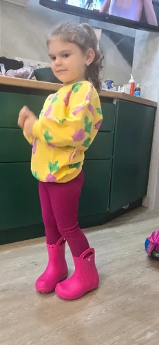 Little Maven Girls Smiling Carrot Print Cotton Sweatshirt and Pants Set photo review