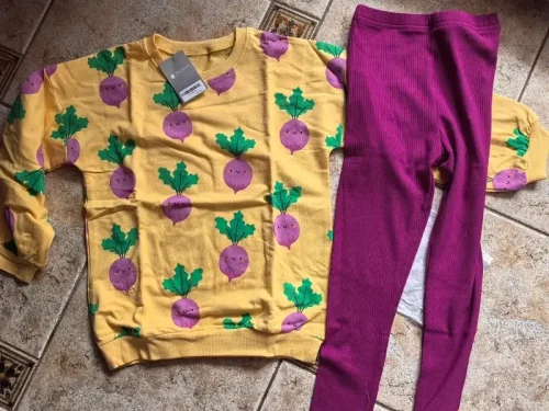 Little Maven Girls Smiling Carrot Print Cotton Sweatshirt and Pants Set photo review