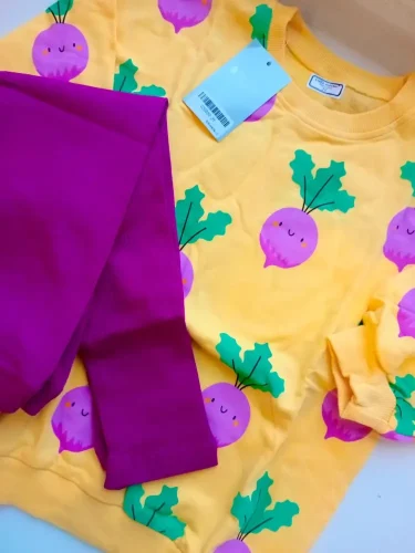 Little Maven Girls Smiling Carrot Print Cotton Sweatshirt and Pants Set photo review
