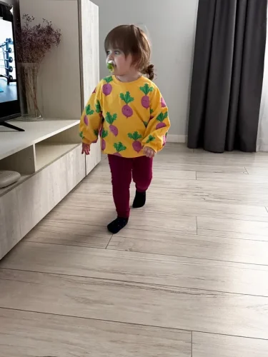 Little Maven Girls Smiling Carrot Print Cotton Sweatshirt and Pants Set photo review